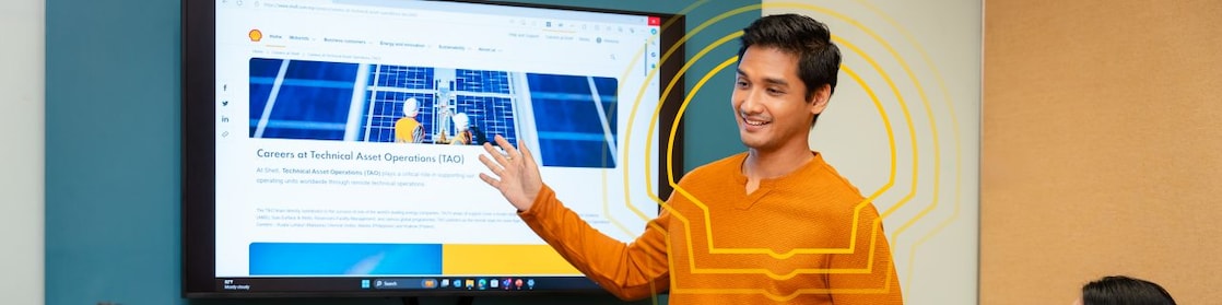 Man presenting to the team