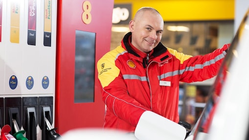 Emil, Doradca paliwowy / Pracownik podjazdu