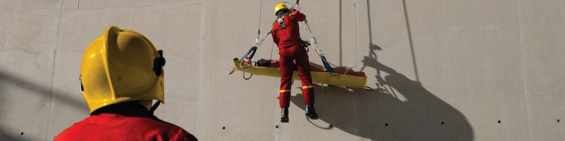 Ćwiczenia ratownictwa BHP w rafinerii