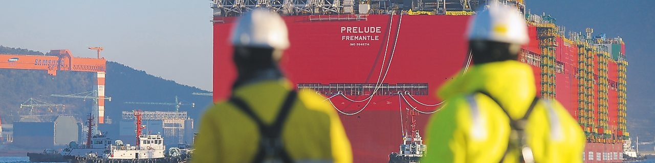 Dziewiczy rejs Prelude: wodowanie ogromnego kadłuba platformy