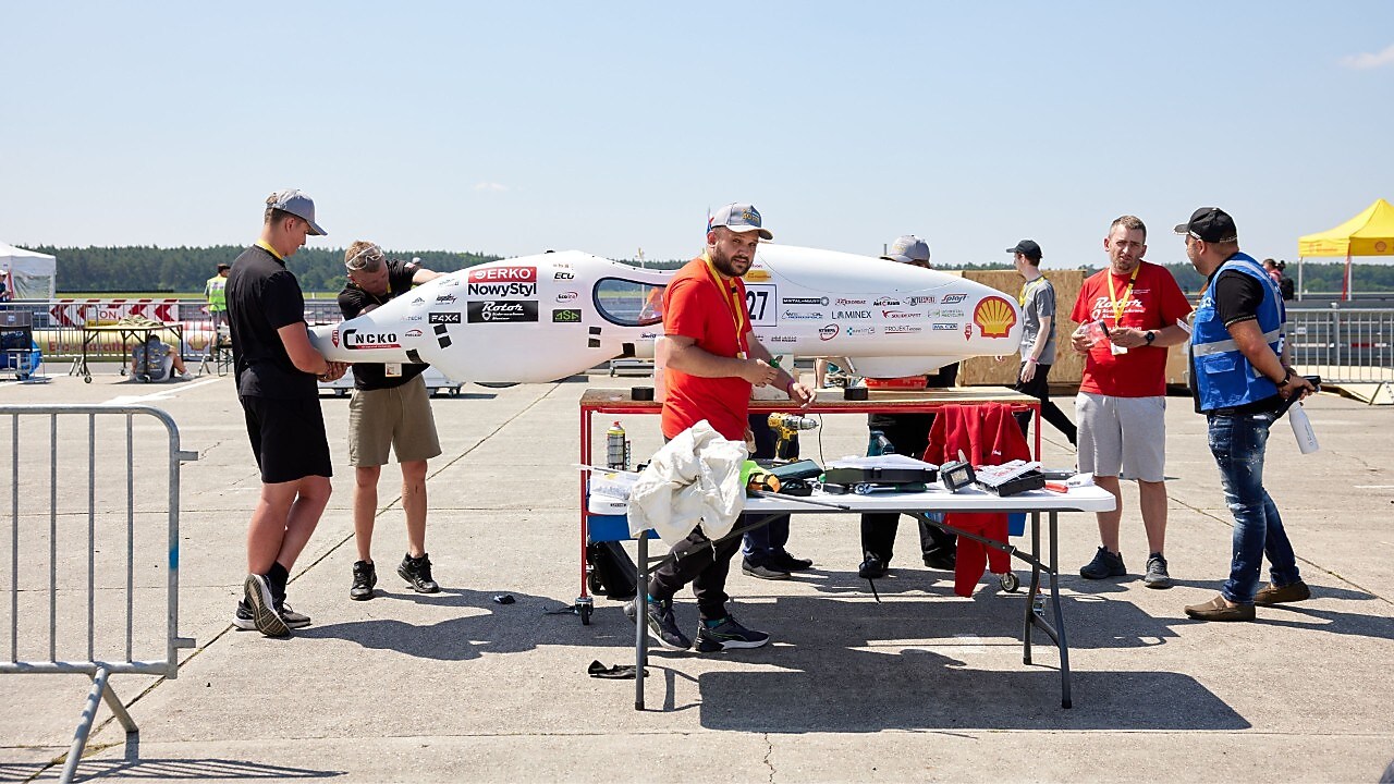 TEAM ROTOR- PAŃSTWOWA AKADEMIA NAUK STOSOWANYCH- studenci Państwowej Akademii Nauk Stosowanych z bolidem