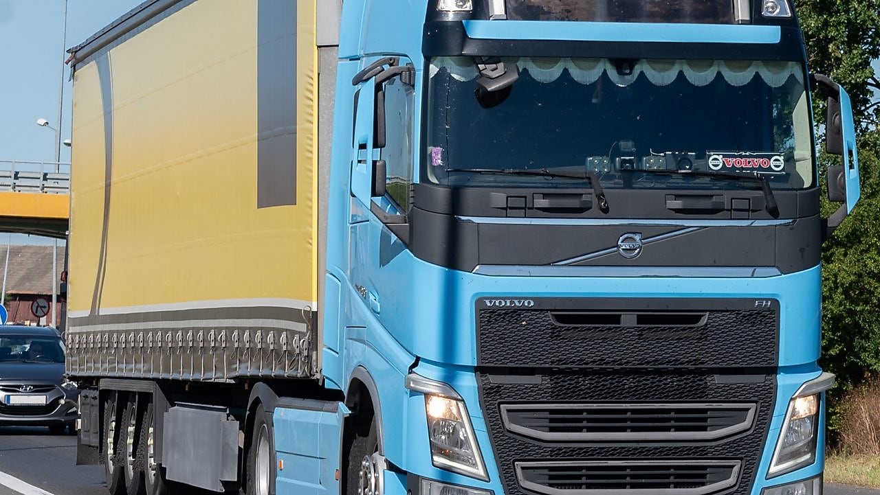 Jak pozyskać stałe zlecenie transportowe? Porady dla flotowców