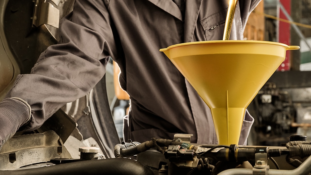 Jak często wymieniać olej w aucie?