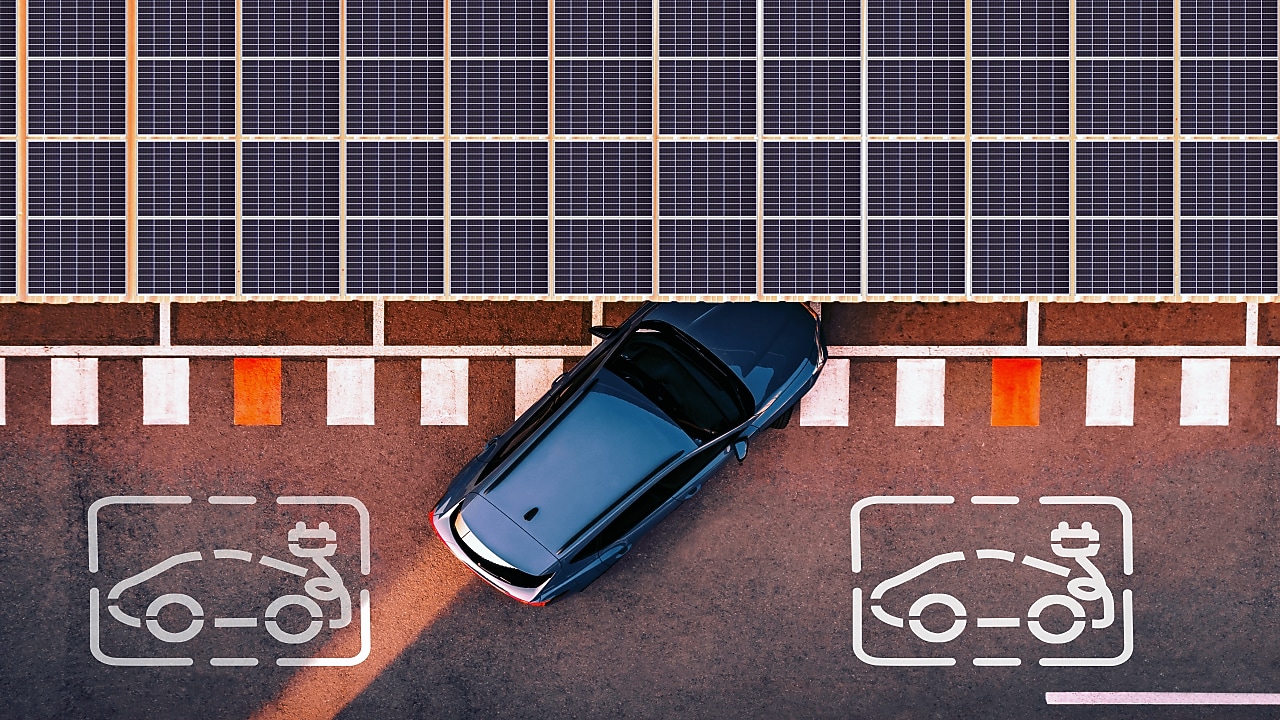 Jakie przywileje mają zielone tablice rejestracyjne? Samochód wjeżdżający do strefy dla pojazdów elektrycznych.