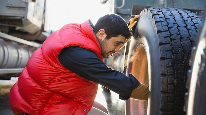 Bieżnikowanie opon – co powinieneś wiedzieć?