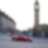 Samochód na ulicy przed zegarem Big Ben