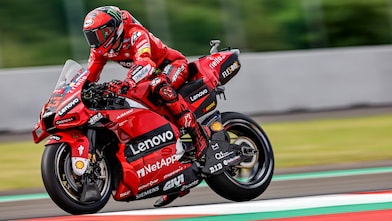 Motocyklowe oleje silnikowe Shell Advance