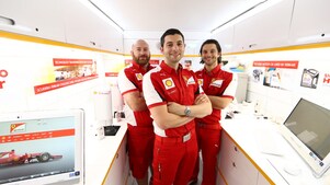 Kierowcy Formuły 1 przed Shell Track Lab