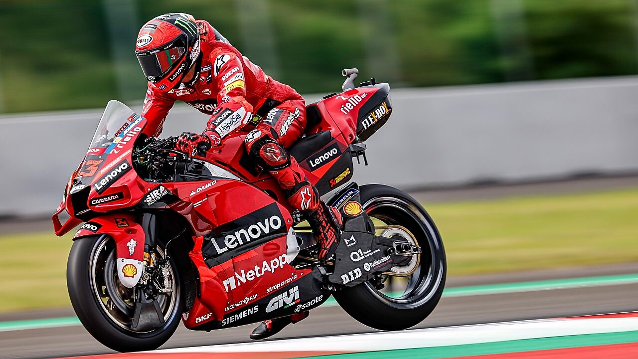 Motocyklowe oleje silnikowe Shell Advance