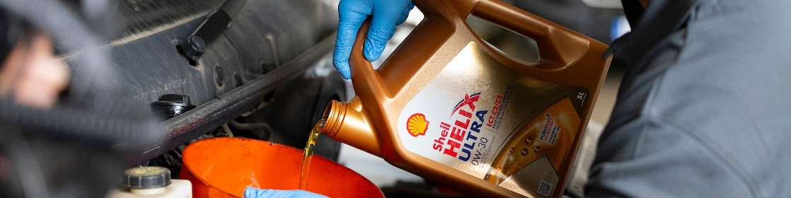 czy można dolać olej do ciepłego silnika zdjęcie tytułowe