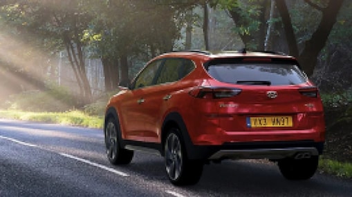 Czerwone Maserati pędzi pod górę w filmie o oleju Shell Helix Ultra - Wiemy, dlaczego prowadzisz