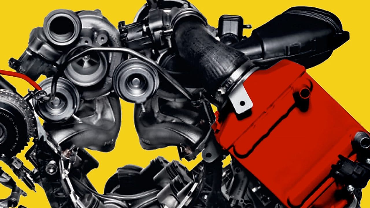 Zdjęcie silnika samochodowego na żółtym tle