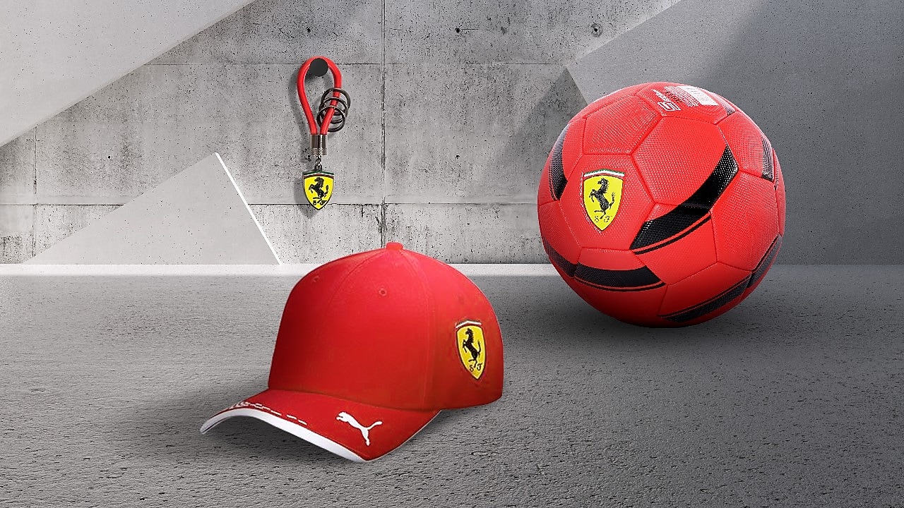 Zdjęcie z produktami ferrari, czapka, piłka, smycz