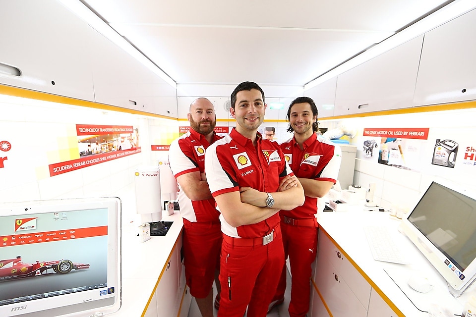 Kierowcy Formuły 1 przed Shell Track Lab