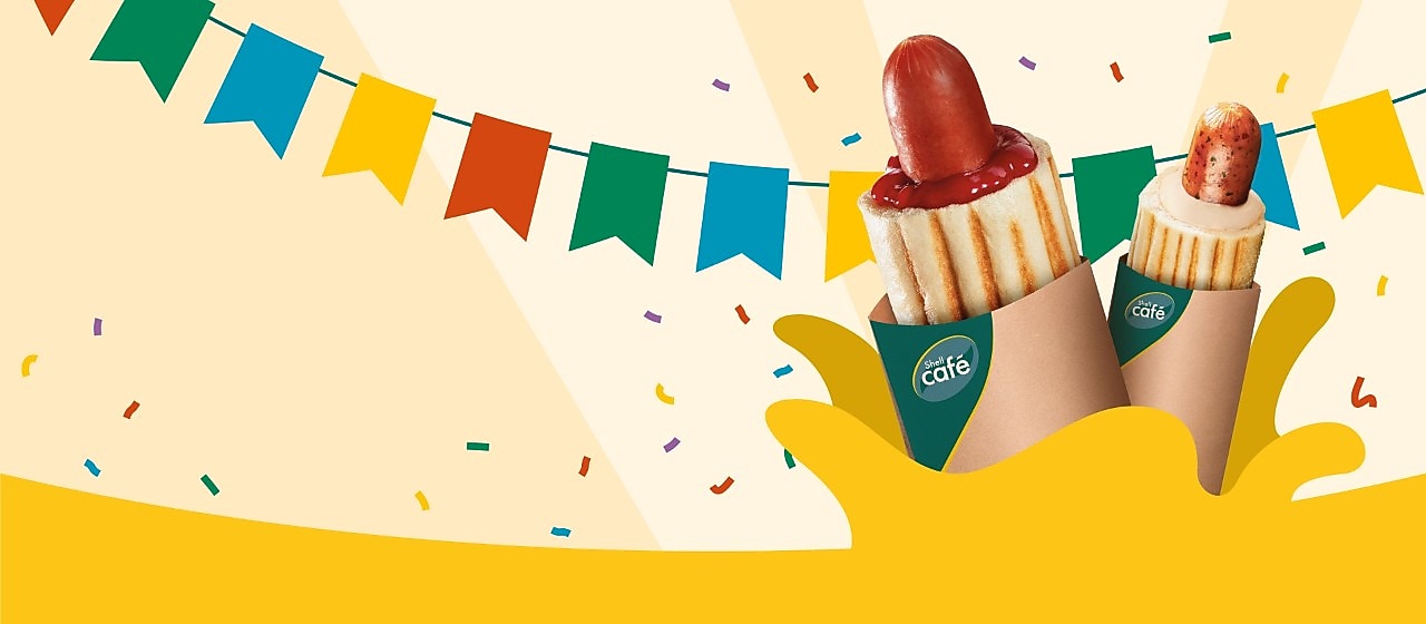 Grafika przedstawiająca 2 hot dogi z tekstem Weź udział w najpyszniejszym wydarzeniu tego roku! Daj się zaskoczyć i sprawdzaj jakie nowości czekają na Ciebie w tym miesiącu!